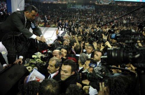 İsa Gök Kurultay salonuna girerken yuhalandı