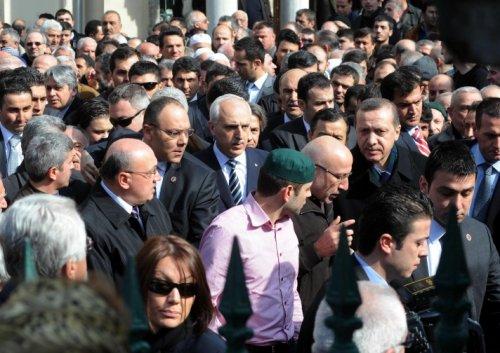 Erdoğan İsmail Bayramoğlu'nun cenaze törenine katıldı - Resim 3