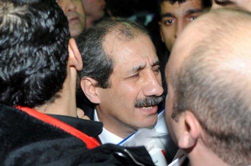 İsa Gök Kurultay salonuna girerken yuhalandı