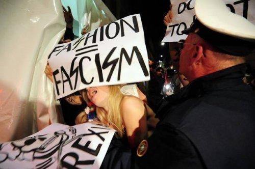 Femen’den sıfır beden protestosu - Resim 1