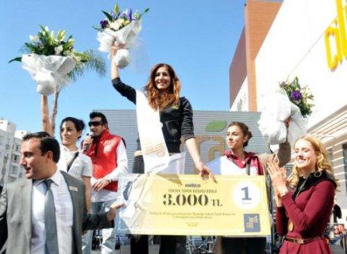 Wilma Elles yüksek topuklarla koştu - Resim 17