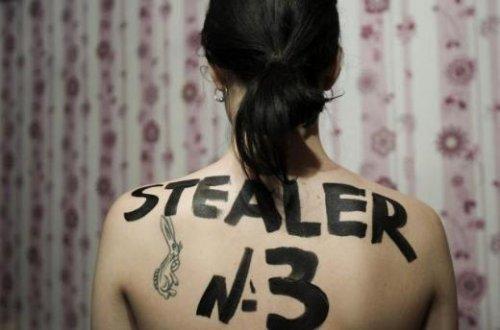 FEMEN oy sandıklarına saldırdı  - Resim 10
