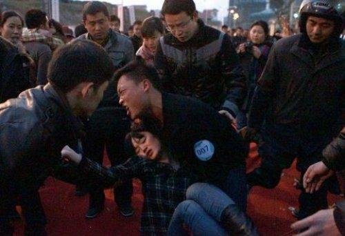 Öpüşmekten bayıldılar - Resim 4
