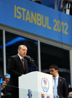 Başbakan Erdoğan'ı görünce ağladı