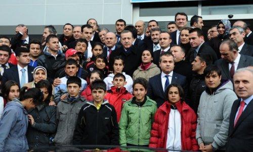 Başbakan Erdoğan'ı görünce ağladı