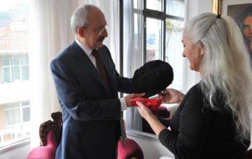 Kemal Kılıçdaroğlu İlkim Karaca'yı ziyaret etti