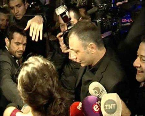 Beren Saat ile Kenan Doğulu el ele - Resim 6