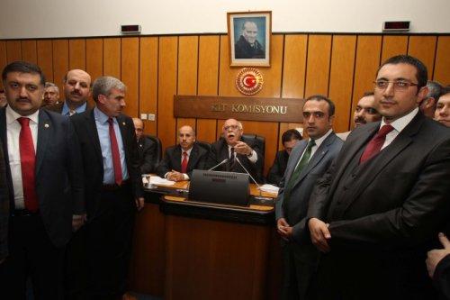 4+4+4 Komisyon'dan kavgayla geçti