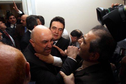 4+4+4 Komisyon'dan kavgayla geçti