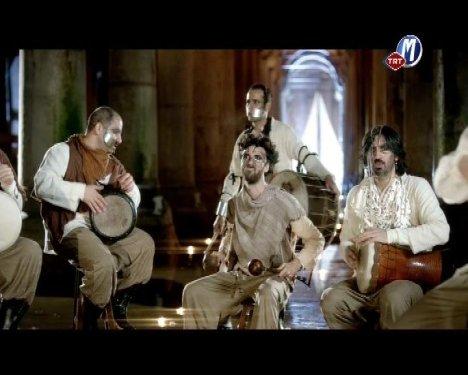 Can Bonomo'nun Love Me Back klibi - Resim 5