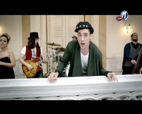Can Bonomo'nun Love Me Back klibi - Resim 9