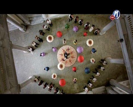 Can Bonomo'nun Love Me Back klibi - Resim 21