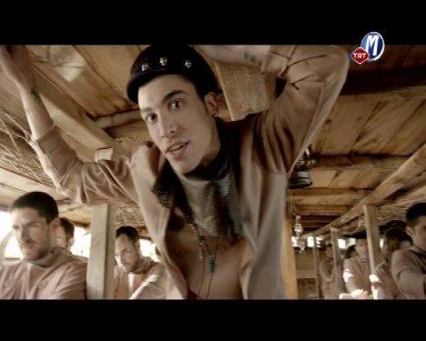 Can Bonomo'nun Love Me Back klibi - Resim 16