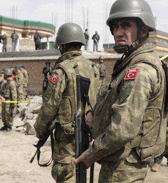Afganistan'daki kazadan ilk kareler - Resim 11