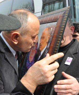 Dursun Çiçek annesini son yolcluğuna uğurladı - Resim 5