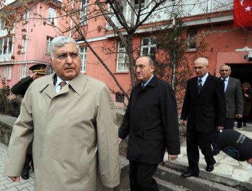 Komutanlar şehit evinde - Resim 1