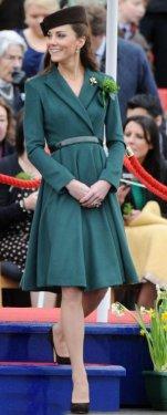 Bu güzelliği gören asker bayıldı