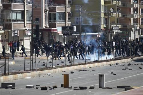 Diyarbakır'da olaylı Nevruz