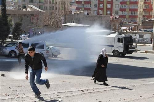Diyarbakır'da olaylı Nevruz