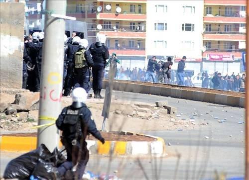Diyarbakır'da olaylı Nevruz