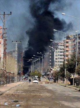 Diyarbakır'da olaylı Nevruz