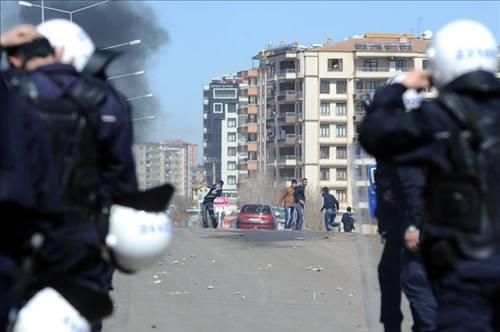 Diyarbakır'da olaylı Nevruz