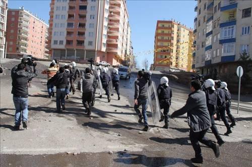 Diyarbakır'da olaylı Nevruz