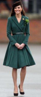 Bu güzelliği gören asker bayıldı