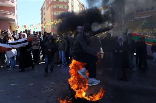Diyarbakır'da olaylı Nevruz