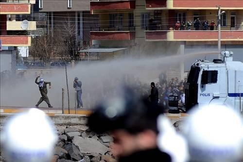 Diyarbakır'da olaylı Nevruz