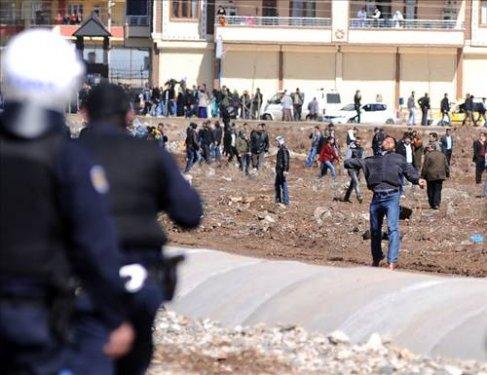 Diyarbakır'da olaylı Nevruz