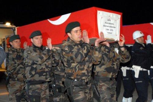 6 şehit için Diyarbakır'da tören