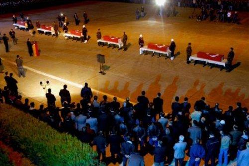 6 şehit için Diyarbakır'da tören