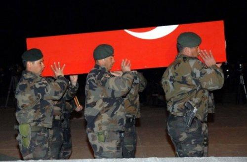 6 şehit için Diyarbakır'da tören