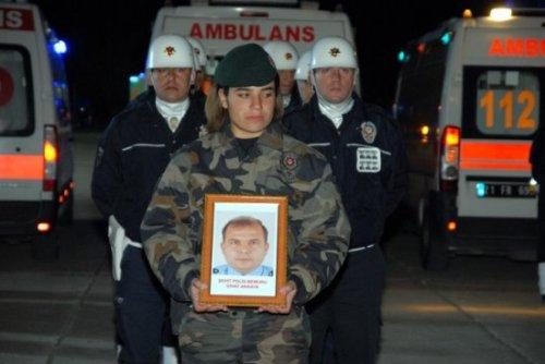 6 şehit için Diyarbakır'da tören