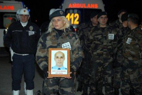 6 şehit için Diyarbakır'da tören