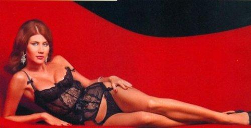 Kızıl Ajan Anna Chapman defilede