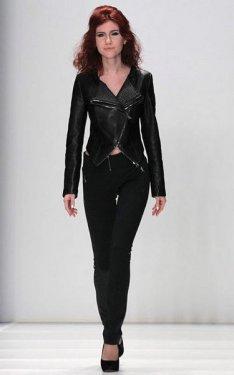 Kızıl Ajan Anna Chapman defilede