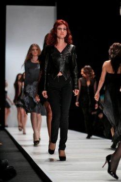 Kızıl Ajan Anna Chapman defilede