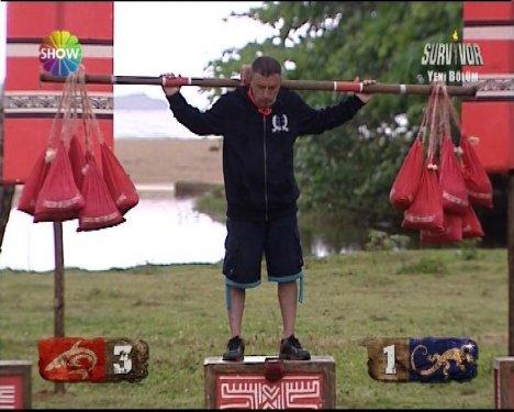Topaloğlu Survivor'da 20'lik rakibini alt etti - Resim 21