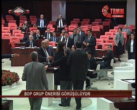 Altan Tan AK Parti'li vekilin üzerine yürüdü - Resim 4