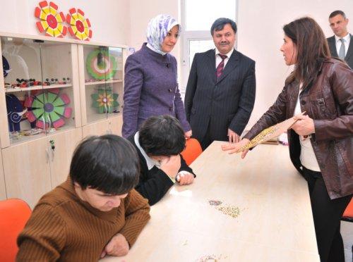 Hayrünnisa Gül çocuk evini ziyaret etti - Resim 2