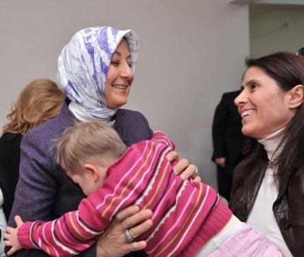 Hayrünnisa Gül çocuk evini ziyaret etti - Resim 9