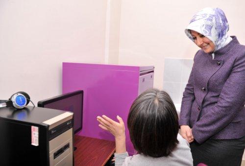 Hayrünnisa Gül çocuk evini ziyaret etti - Resim 4