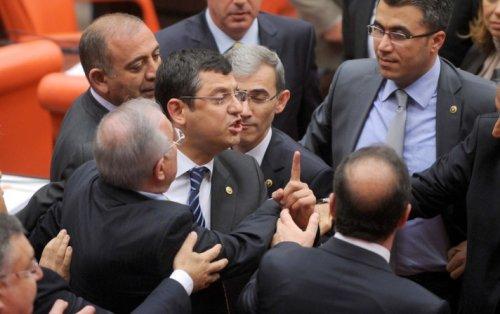 TBMM Genel Kurulu'nda yumruklar konuştu