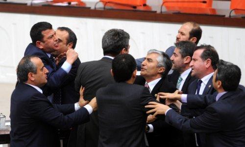Meclis Genel Kurulu'ndaki CHP protestosu - Resim 13