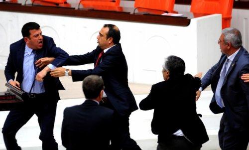 Meclis Genel Kurulu'ndaki CHP protestosu - Resim 14