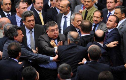 Meclis Genel Kurulu'ndaki CHP protestosu - Resim 12