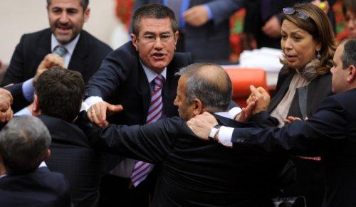 Meclis Genel Kurulu'ndaki CHP protestosu - Resim 16