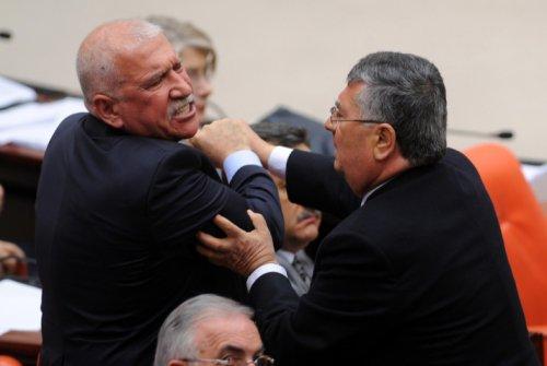 Meclis Genel Kurulu'ndaki CHP protestosu - Resim 17